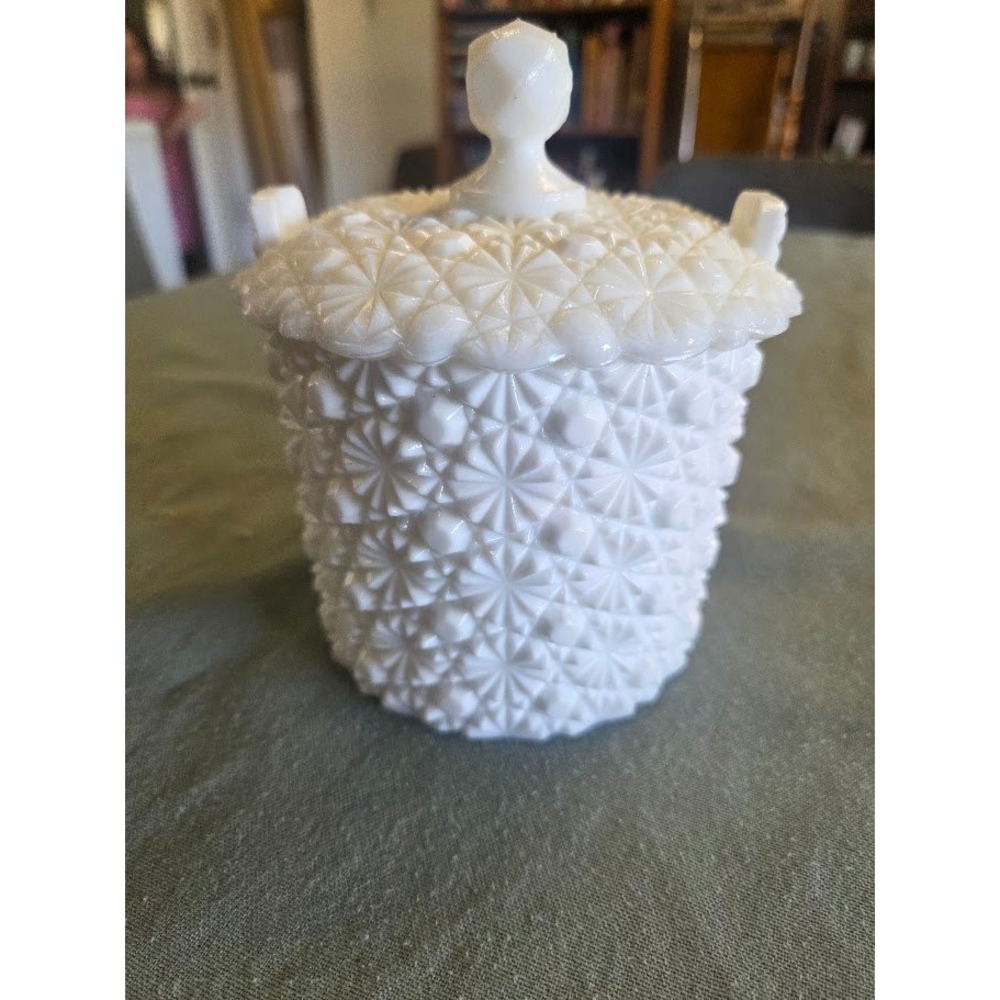 Fenton White Milk Glass Daisy and Button Pattern Lidded Sugar Bowl Candy Jar